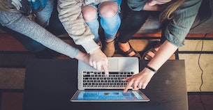 top-5-reasons-to-use-sitefinity-digital-experience-cloud_1200x620 (1)