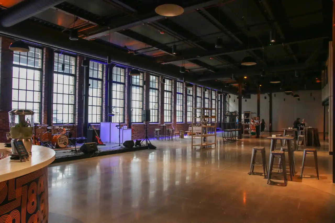 Book 18 rails venue image